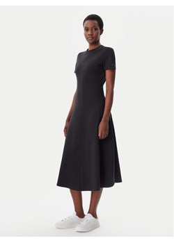 Tommy Hilfiger Sukienka codzienna WW0WW44547 Czarny Regular Fit ze sklepu MODIVO w kategorii Sukienki - zdjęcie 182612519