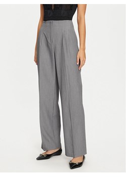 Vero Moda Spodnie materiałowe Vika 10323447 Szary Straight Fit ze sklepu MODIVO w kategorii Spodnie damskie - zdjęcie 182612756