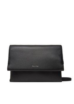 Calvin Klein Torebka Ck Narrate Leather Mini Bag K60K613005 Czarny ze sklepu MODIVO w kategorii Listonoszki - zdjęcie 182613109