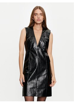 Sisley Sukienka z imitacji skóry 4S6DLV06O Czarny Slim Fit ze sklepu MODIVO w kategorii Sukienki - zdjęcie 182614616