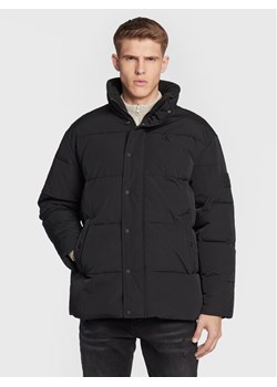 Calvin Klein Jeans Kurtka zimowa J30J321915 Czarny Oversize ze sklepu MODIVO w kategorii Kurtki męskie - zdjęcie 182615246