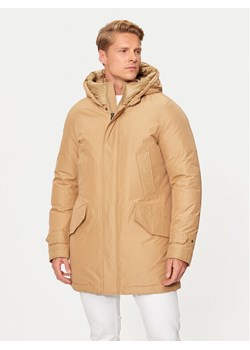Woolrich Kurtka puchowa CFWOOU0487MRUT0001 Beżowy Regular Fit ze sklepu MODIVO w kategorii Kurtki męskie - zdjęcie 182616127