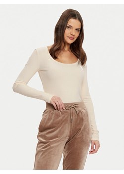Guess Bluzka V4BP07 K8RT2 Écru Regular Fit ze sklepu MODIVO w kategorii Bluzki damskie - zdjęcie 182616669