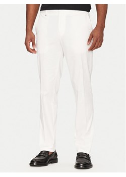 BOSS Spodnie garniturowe C-Genius 50539970 Biały Slim Fit ze sklepu MODIVO w kategorii Spodnie męskie - zdjęcie 182617156