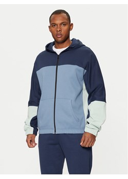 Champion Bluza 220399 Niebieski Standard Fit ze sklepu MODIVO w kategorii Bluzy męskie - zdjęcie 182617218