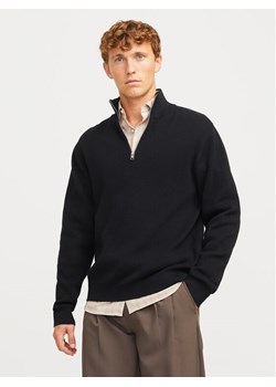 Jack&Jones Sweter Milano 12259664 Czarny Relaxed Fit ze sklepu MODIVO w kategorii Swetry męskie - zdjęcie 182617237