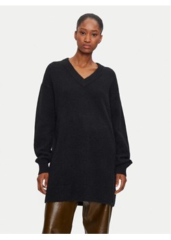 Calvin Klein Jeans Sukienka dzianinowa J20J224638 Czarny Loose Fit ze sklepu MODIVO w kategorii Sukienki - zdjęcie 182617279