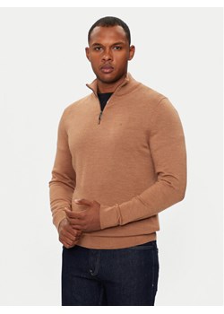 Calvin Klein Sweter K10K110421 Brązowy Regular Fit ze sklepu MODIVO w kategorii Swetry męskie - zdjęcie 182617299