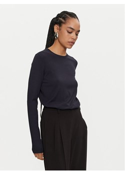 Calvin Klein Sweter K20K207681 Granatowy Regular Fit ze sklepu MODIVO w kategorii Swetry damskie - zdjęcie 182617347