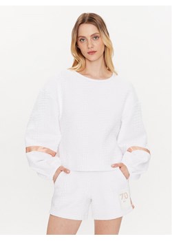 EA7 Emporio Armani Bluza 3RTM40 TJLRZ 1100 Biały Relaxed Fit ze sklepu MODIVO w kategorii Bluzy damskie - zdjęcie 182617828