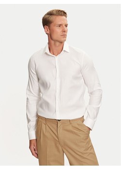 Calvin Klein Koszula K10K113528 Biały Slim Fit ze sklepu MODIVO w kategorii Koszule męskie - zdjęcie 182618137