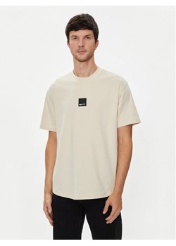 Karl Lagerfeld Jeans T-Shirt 245D1705 Beżowy Regular Fit ze sklepu MODIVO w kategorii T-shirty męskie - zdjęcie 182619945
