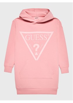 Guess Sukienka dzianinowa J2BK35 FL03S Różowy Regular Fit ze sklepu MODIVO w kategorii Sukienki dziewczęce - zdjęcie 182620005