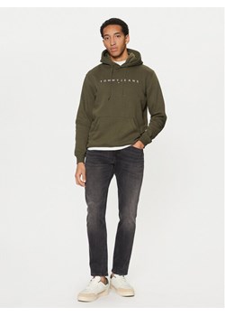 Tommy Jeans Bluza DM0DM20746 Zielony Regular Fit ze sklepu MODIVO w kategorii Bluzy męskie - zdjęcie 182620367