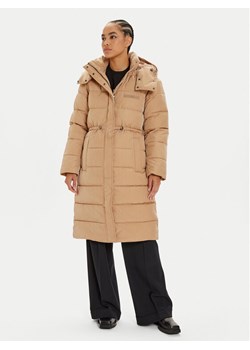Calvin Klein Kurtka zimowa K20K207740 Beżowy Regular Fit ze sklepu MODIVO w kategorii Kurtki damskie - zdjęcie 182621456
