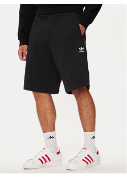 adidas Szorty sportowe Essentials Trefoil IY8520 Czarny Regular Fit ze sklepu MODIVO w kategorii Spodenki męskie - zdjęcie 182621728