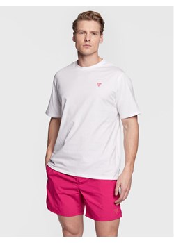 Guess T-Shirt F3GI00 K8HM0 Biały Regular Fit ze sklepu MODIVO w kategorii T-shirty męskie - zdjęcie 182622195