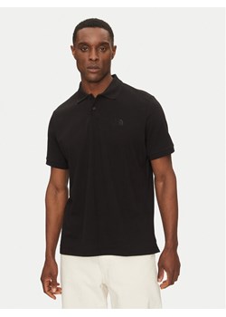 The North Face Polo Essential NF0A8C1P Czarny Regular Fit ze sklepu MODIVO w kategorii T-shirty męskie - zdjęcie 182622217