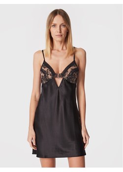 Chantelle X Koszula nocna T01GD0 Czarny Regular Fit ze sklepu MODIVO w kategorii Koszule nocne - zdjęcie 182622839