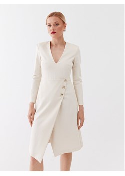 Pinko Sukienka codzienna Angolare 100943 A0HM Biały Regular Fit ze sklepu MODIVO w kategorii Sukienki - zdjęcie 182622929
