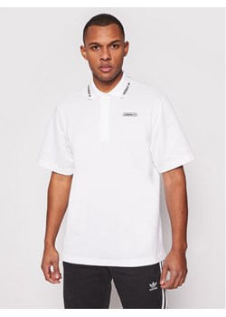 adidas Polo Summer GN3835 Biały Regular Fit ze sklepu MODIVO w kategorii T-shirty męskie - zdjęcie 182623137