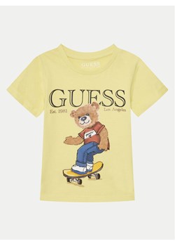 Guess T-Shirt N5GI04 K8HM4 Żółty Regular Fit ze sklepu MODIVO w kategorii T-shirty chłopięce - zdjęcie 182623506