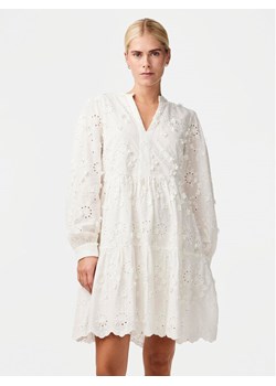 YAS Sukienka letnia Menusa 26033229 Biały Regular Fit ze sklepu MODIVO w kategorii Sukienki - zdjęcie 182623678