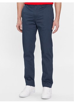 Tommy Hilfiger Chinosy Denton MW0MW33938 Granatowy Slim Fit ze sklepu MODIVO w kategorii Spodnie męskie - zdjęcie 182623818