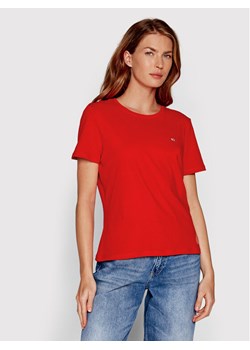 Tommy Jeans T-Shirt DW0DW14616 Czerwony Regular Fit ze sklepu MODIVO w kategorii Bluzki damskie - zdjęcie 182624117