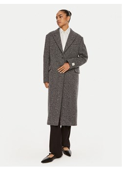 Calvin Klein Płaszcz wełniany Herringbone Single K20K207710 Szary Regular Fit ze sklepu MODIVO w kategorii Płaszcze damskie - zdjęcie 182625086