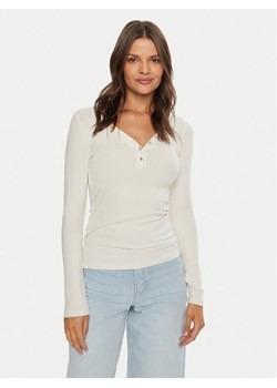 Guess Bluzka Kyla W4BP51 KBCO2 Biały Regular Fit ze sklepu MODIVO w kategorii Bluzki damskie - zdjęcie 182625165
