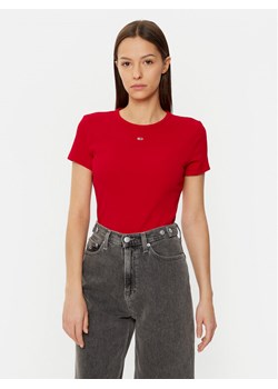 Tommy Jeans T-Shirt Essential DW0DW17383 Czerwony Slim Fit ze sklepu MODIVO w kategorii Bluzki damskie - zdjęcie 182625675