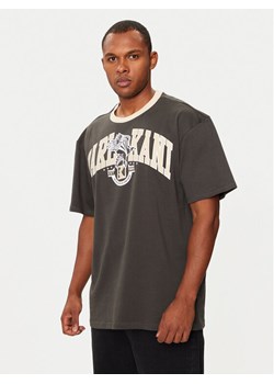 Karl Kani T-Shirt Eagle Print 60300106 Beżowy Regular Fit ze sklepu MODIVO w kategorii T-shirty męskie - zdjęcie 182625846