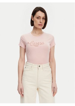 Guess T-Shirt W5GI47 KA0Q1 Różowy Slim Fit ze sklepu MODIVO w kategorii Bluzki damskie - zdjęcie 182626527