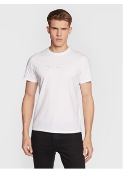 Guess T-Shirt M2BP47 K7HD0 Biały Slim Fit ze sklepu MODIVO w kategorii T-shirty męskie - zdjęcie 182627267