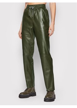 Notes Du Nord Spodnie skórzane Tazz 12504 Zielony Relaxed Fit ze sklepu MODIVO w kategorii Spodnie damskie - zdjęcie 182628339