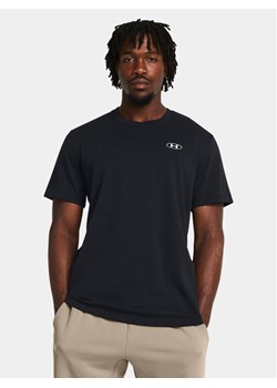 Under Armour T-Shirt Ua Hw Lc Patch Ss 1382902-001 Czarny Loose Fit ze sklepu MODIVO w kategorii T-shirty męskie - zdjęcie 182628358