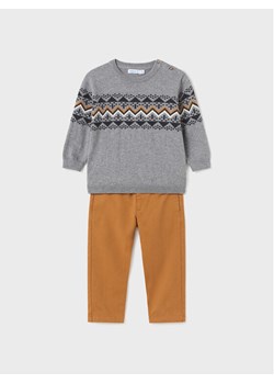 Mayoral Komplet sweter i spodnie materiałowe 2.544 Brązowy Regular Fit ze sklepu MODIVO w kategorii Komplety niemowlęce - zdjęcie 182628595