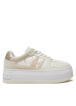 Calvin Klein Jeans Sneakersy Bold Platf Low Lace Mix Nbs Mtr YW0YW01482 Biały ze sklepu MODIVO w kategorii Buty sportowe damskie - zdjęcie 182629747