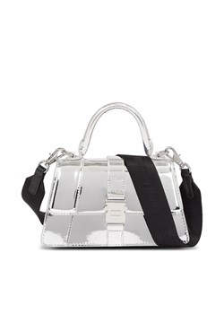 Tommy Jeans Torebka Tjw Item Crossover Metallic AW0AW15422 Srebrny ze sklepu MODIVO w kategorii Kuferki - zdjęcie 182630209