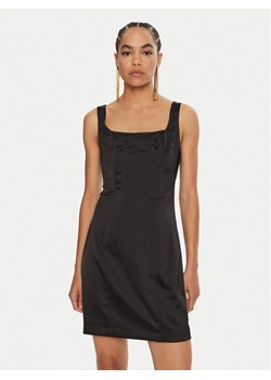 Guess Sukienka koktajlowa Sia W4BK0F WDEE2 Czarny Slim Fit ze sklepu MODIVO w kategorii Sukienki - zdjęcie 182631025