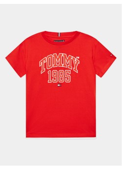 Tommy Hilfiger T-Shirt Varsity KB0KB08206 D Czerwony Regular Fit ze sklepu MODIVO w kategorii T-shirty chłopięce - zdjęcie 182631038