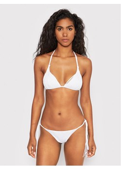 Guess Dół od bikini E2GO32 MC043 Biały ze sklepu MODIVO w kategorii Stroje kąpielowe - zdjęcie 182631317