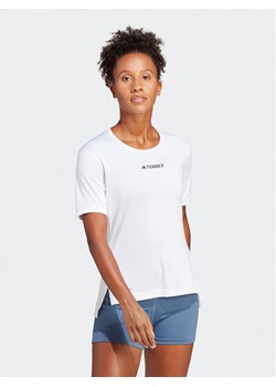 adidas Koszulka techniczna Terrex Multi T-Shirt HM4040 Biały Regular Fit ze sklepu MODIVO w kategorii Bluzki damskie - zdjęcie 182631667