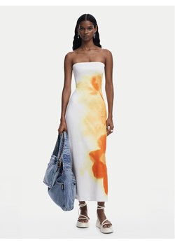 Desigual Sukienka letnia Amberes 25SWVK49 Écru Slim Fit - id: 0000304939891 - marki Desigual - 182633498 Desigual Sukienka letnia Amberes 25SWVK49 Écru Slim Fit ze sklepu MODIVO w kategorii Sukienki - zdjęcie 182633498