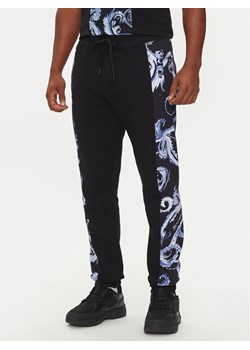 Versace Jeans Couture Spodnie dresowe 77GAA3C0 FS161 Czarny Regular Fit ze sklepu MODIVO w kategorii Spodnie męskie - zdjęcie 182633508