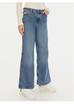 Guess Jeansy W4BA0Y D5CC4 Niebieski Relaxed Fit ze sklepu MODIVO w kategorii Jeansy damskie - zdjęcie 182634089