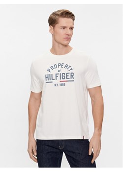 Tommy Hilfiger T-Shirt Graphic MW0MW32641 Biały Regular Fit ze sklepu MODIVO w kategorii T-shirty męskie - zdjęcie 182634315