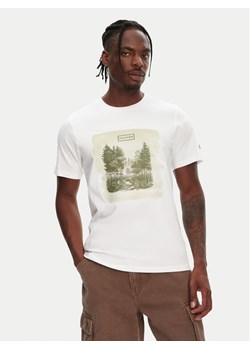 Hunter T-Shirt Duart Graphic HARM0033251 Biały Regular Fit ze sklepu MODIVO w kategorii T-shirty męskie - zdjęcie 182634906