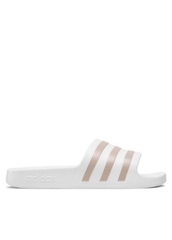 adidas Klapki adilette Aqua EF1730 Biały ze sklepu MODIVO w kategorii Buty męskie - zdjęcie 182635355